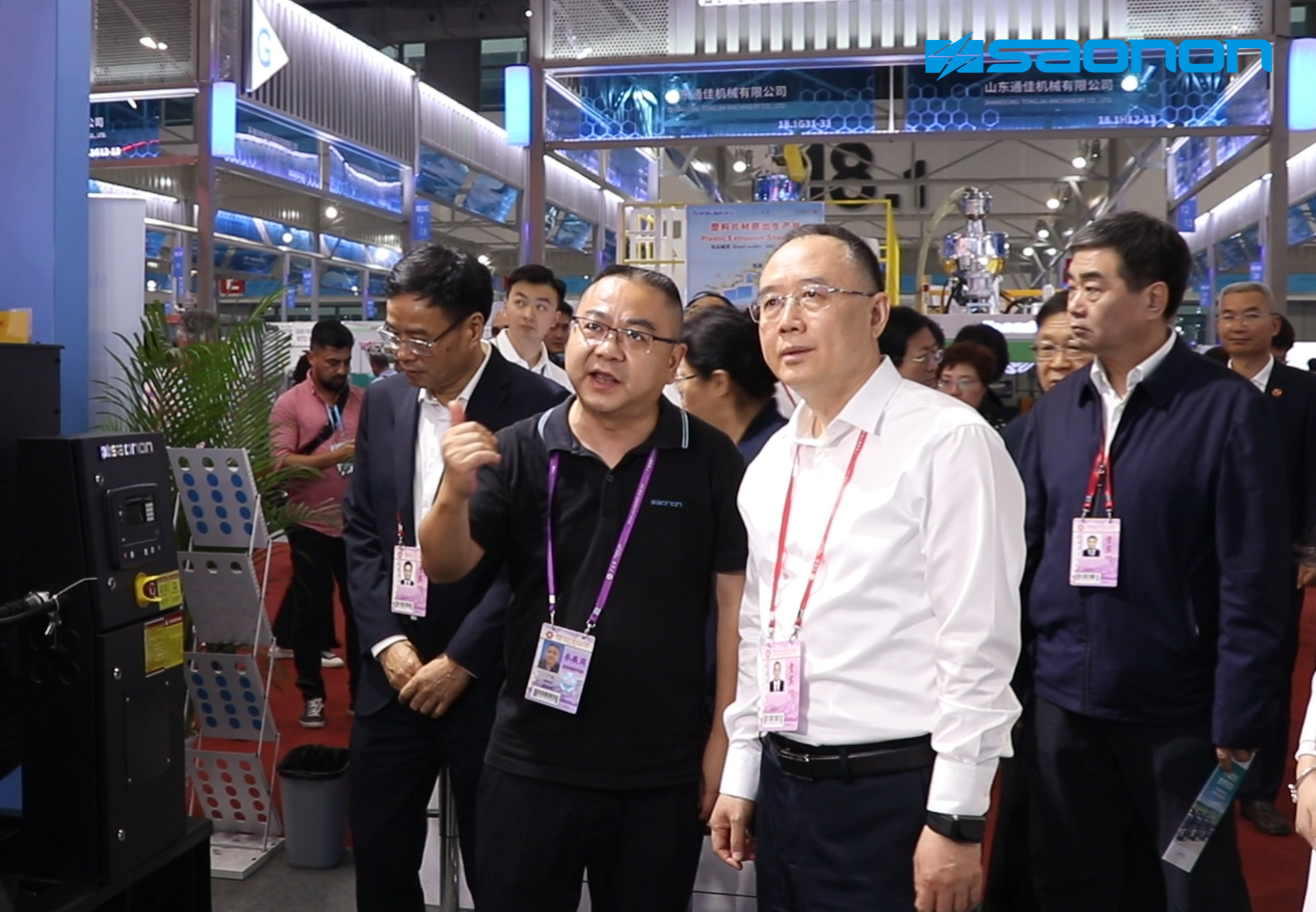 山西省委副书记、省长金湘军一行光临优惠活动办理大厅广交会展馆调查调研